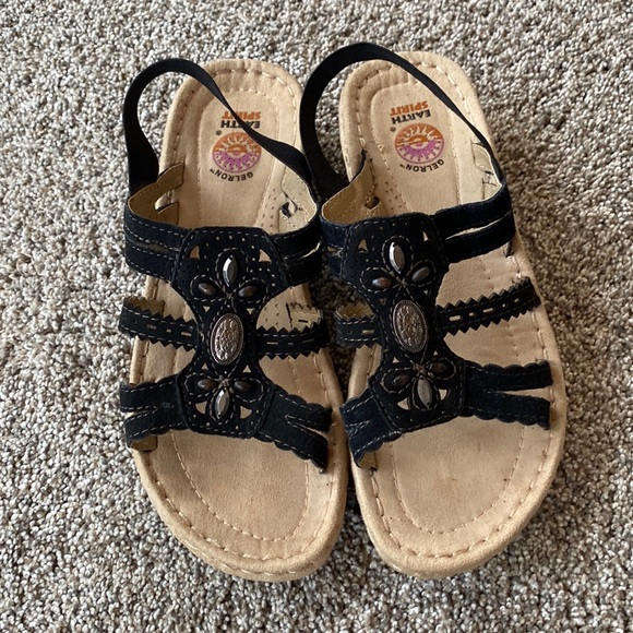 earth spirit black sandals
